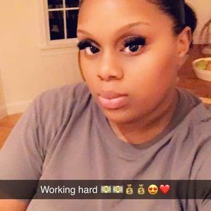 Meet your Posher, Renee